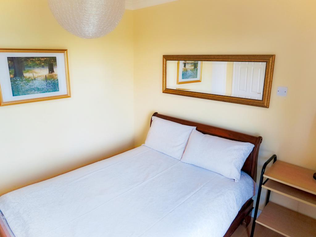Angel View Guildford Room photo