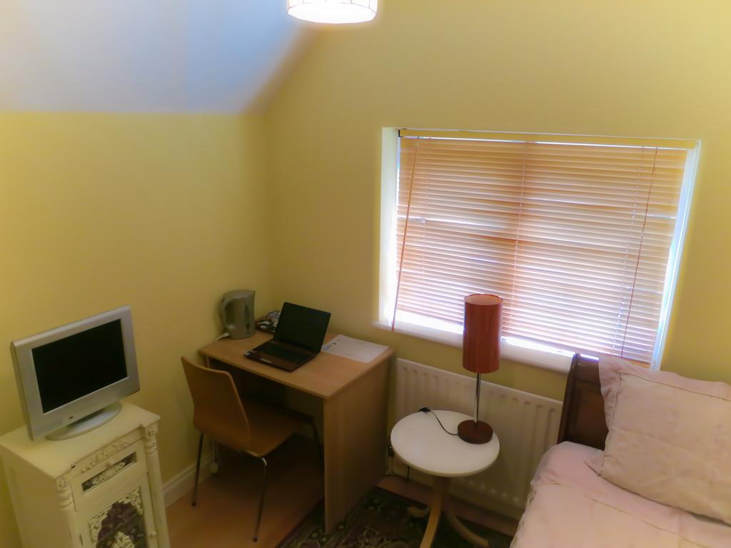 Angel View Guildford Room photo