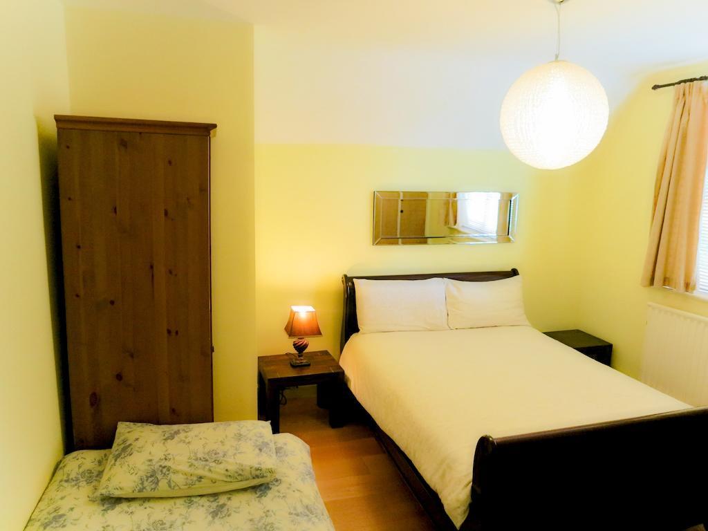 Angel View Guildford Room photo