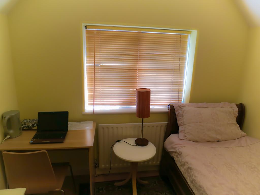 Angel View Guildford Room photo